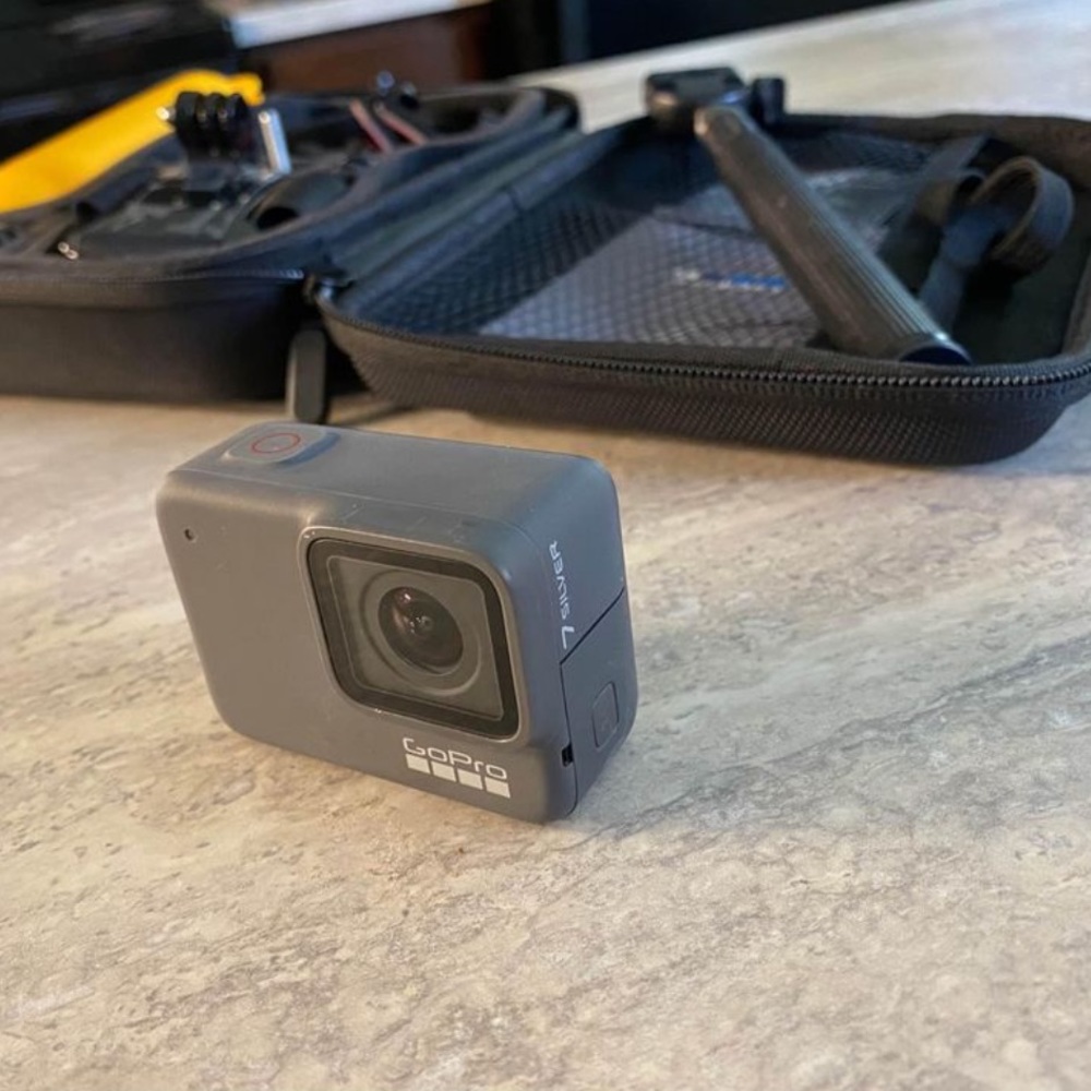 GoPro Hero 7 Silver + Accessories Bundle